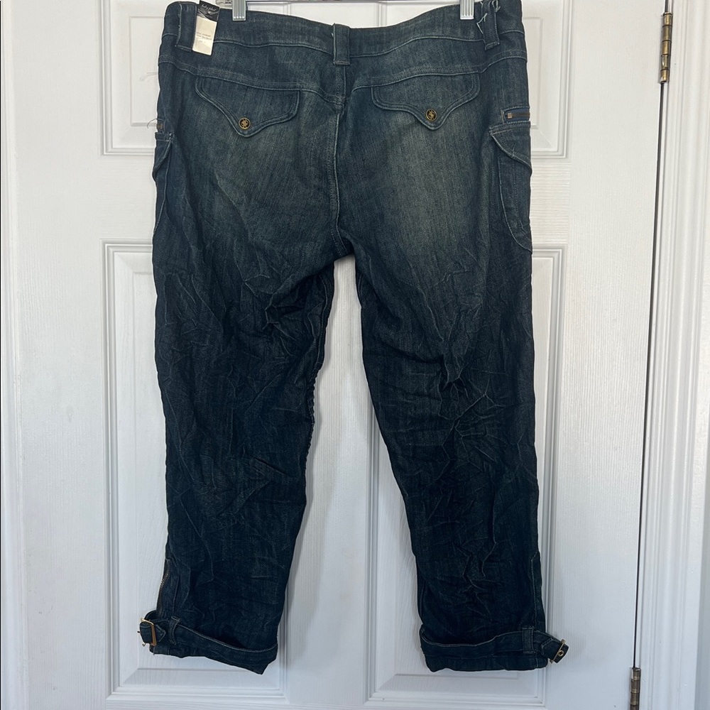 Baby Phat Black Capris with Gold Details - Picture 8 of 8